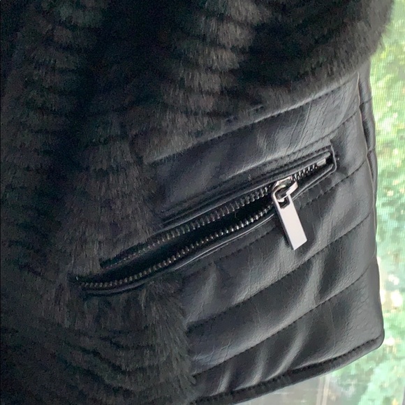 Vest - Picture 4 of 16